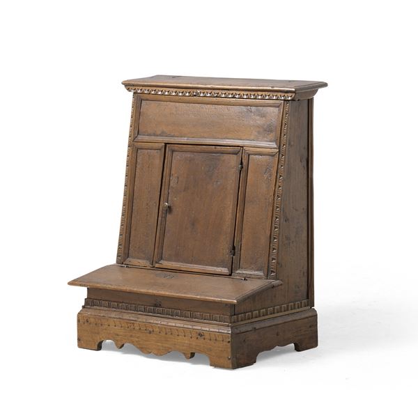 Inginocchiatoio. Elementi antichi