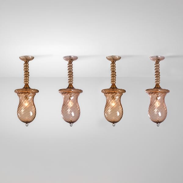 Quattro lampade a sospensione