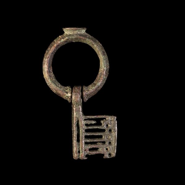 Chiave romanica bizantina in ferro forgiato. XII secolo