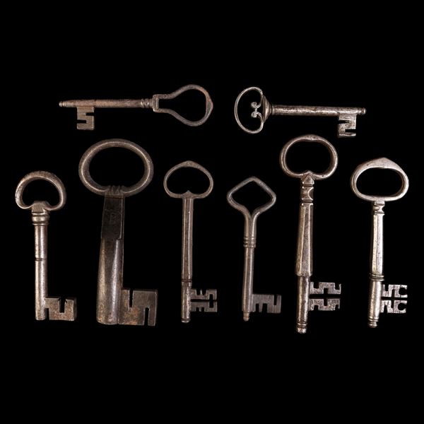 Otto chiavi in ferro forgiato. Italia settentrionale, XIV-XV secolo