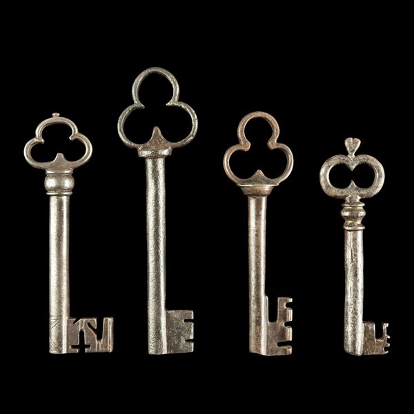Quattro chiavi tardogotiche in ferro forgiato. Italia settentrionale, XV secolo