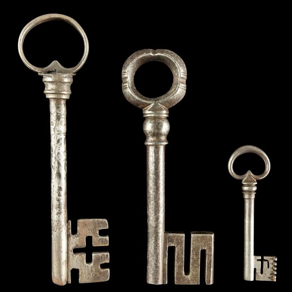Tre chiavi tardorinascimentali in ferro. XVII secolo