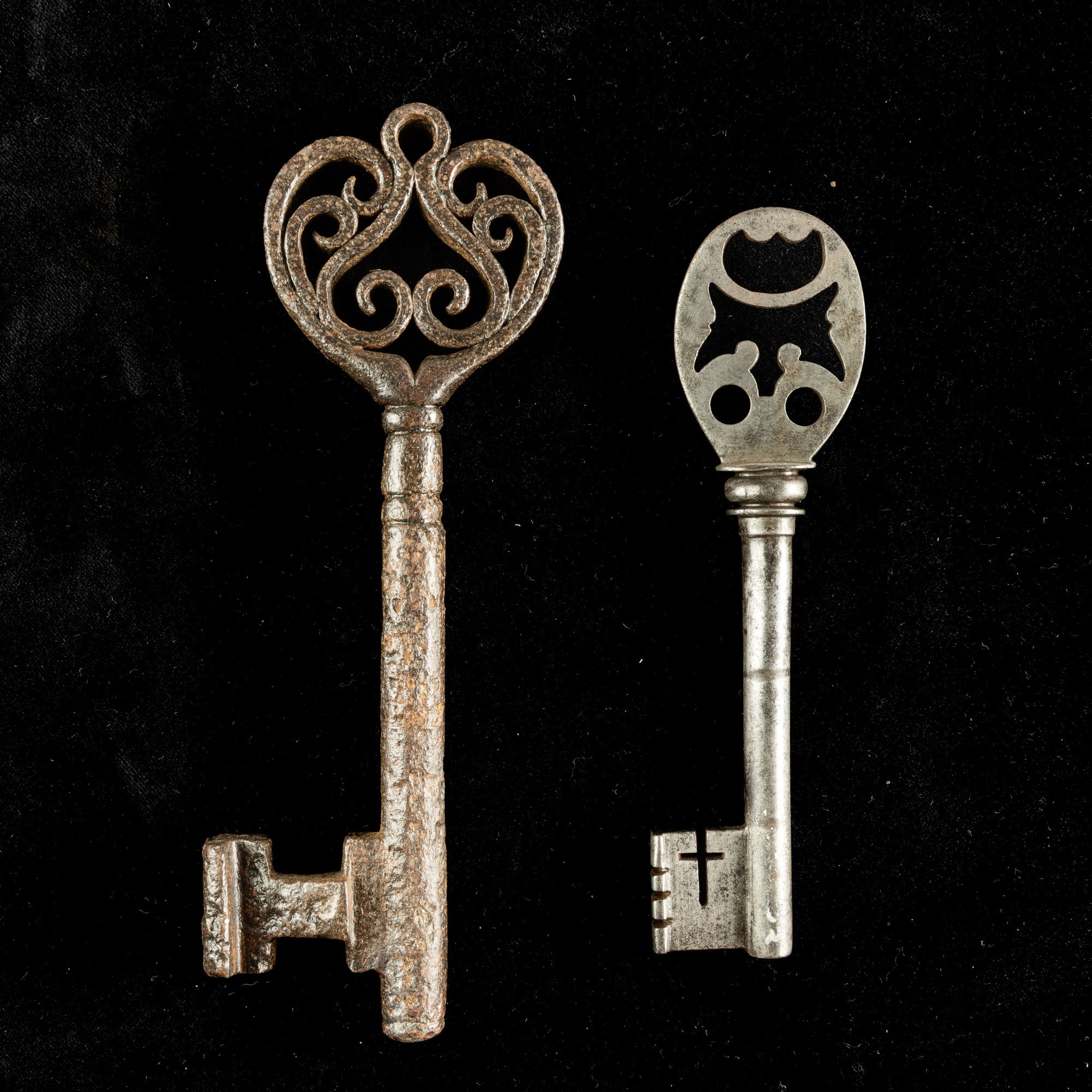 Ferro Forgiato, Chiave da Portone e Clé de Mariage, Francia e Alto Adige, XVII secolo