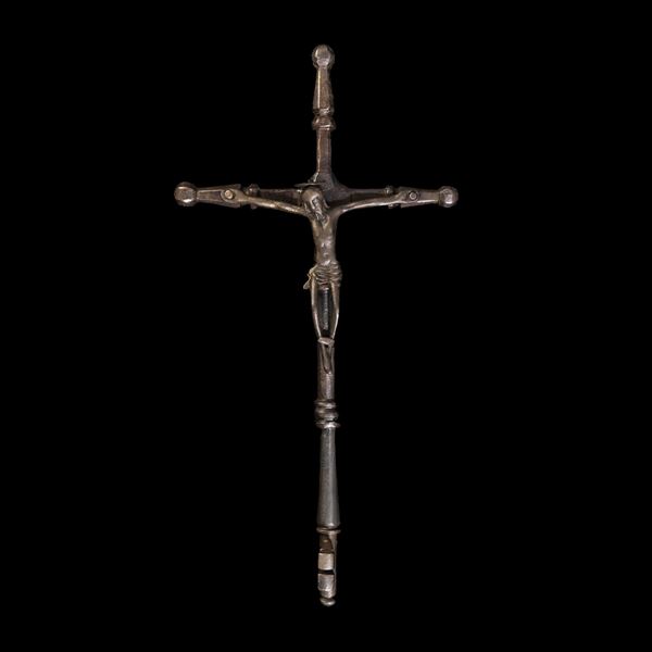 Chiave a crocefisso in ferro e bronzo. Italia settentrionale, XVIII secolo