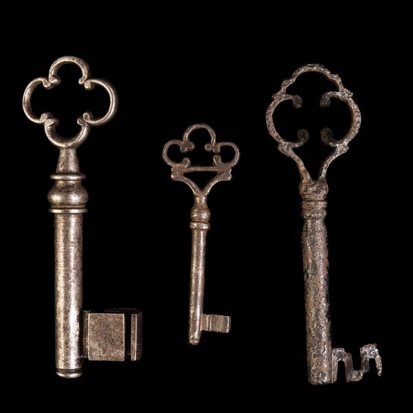 Tre chiavi in ferro forgiato. Italia settentrionale, XVIII secolo
