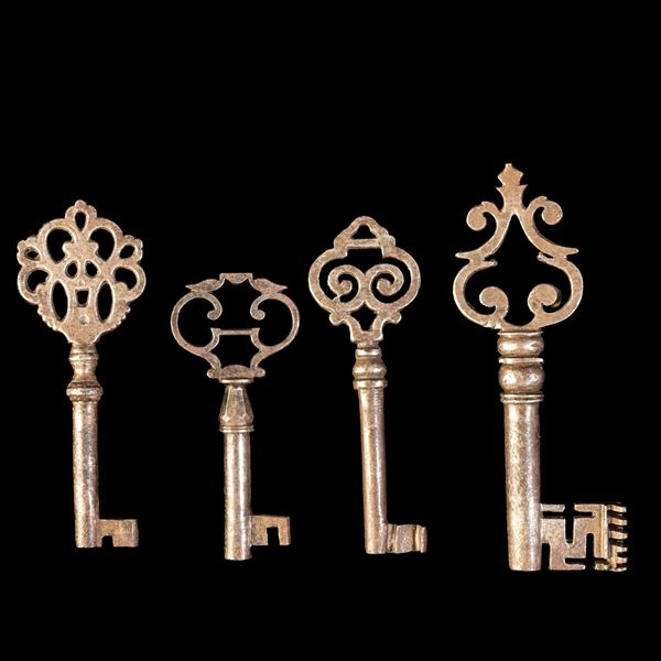 Quattro chiavi in ferro forgiato. Francia e Italia, XVIII secolo