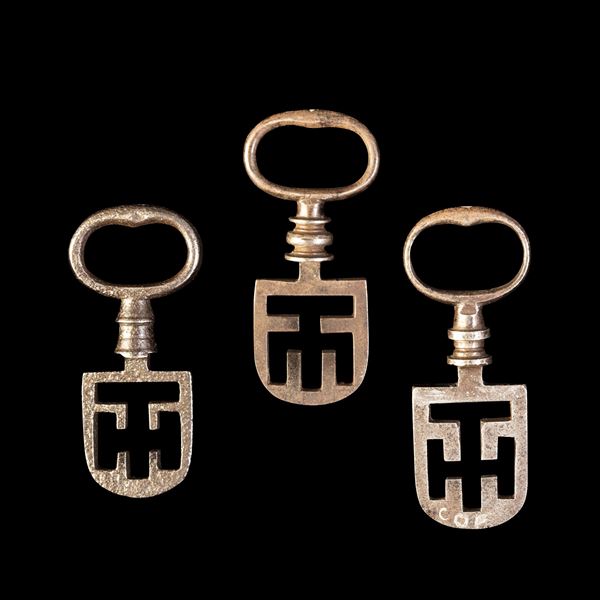 Tre chiavi in ferro forgiato. Francia, XIX secolo