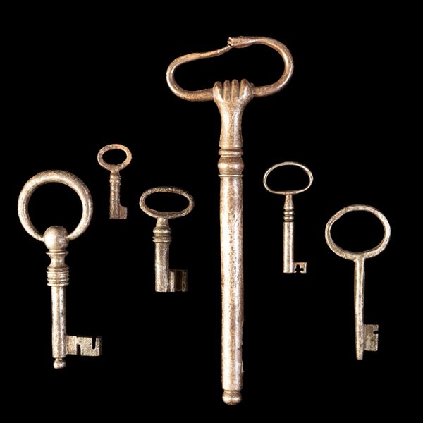 Sei chiavi in ferro forgiato. Italia, XIX-XX secolo