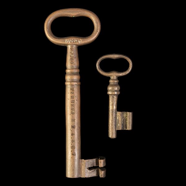 Due chiavi in ottone, presumibilmente della polveriera di Bosco Fontana (Mantova), fine XIX secolo