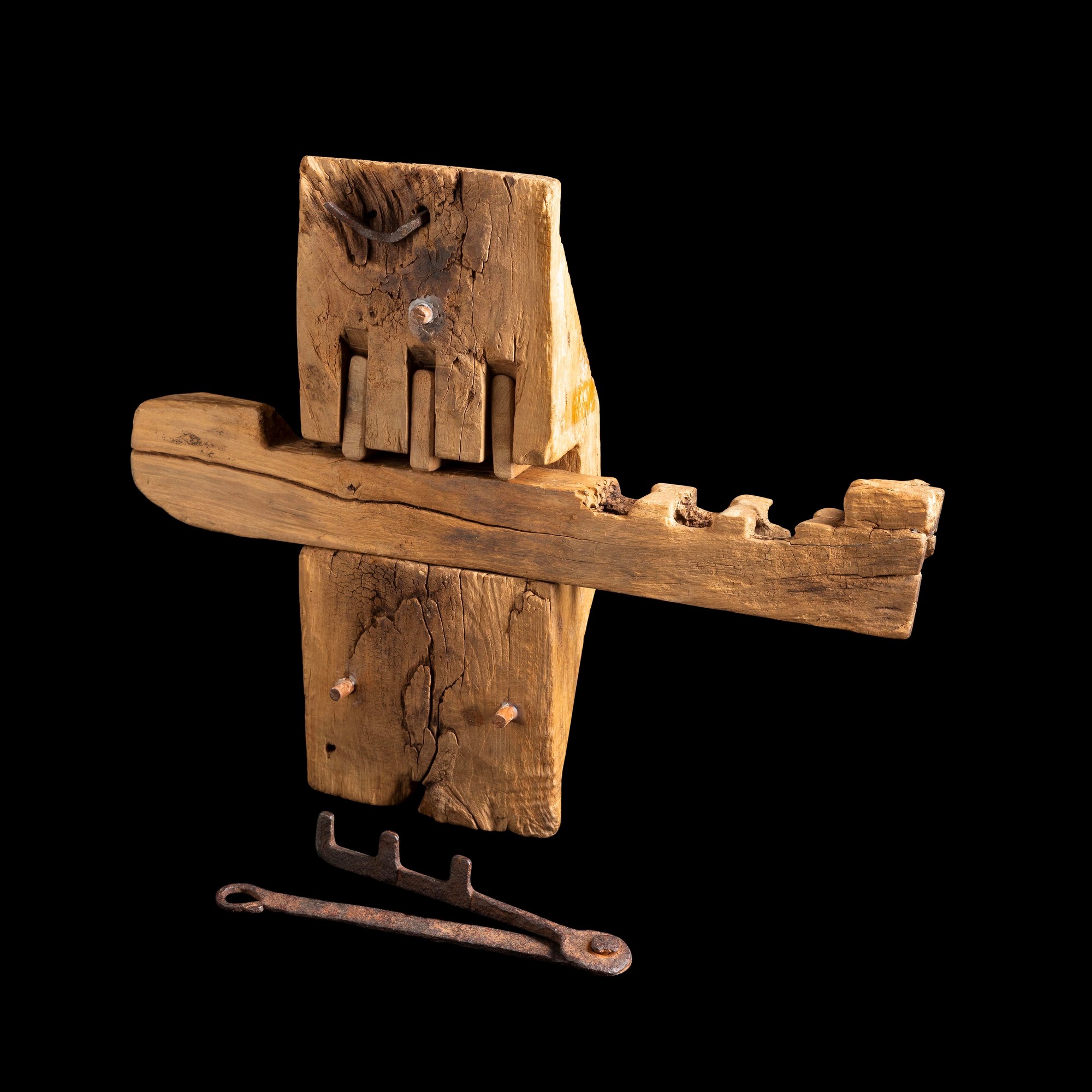 Insieme di cinque serrature in legno, XVIII-XX secolo