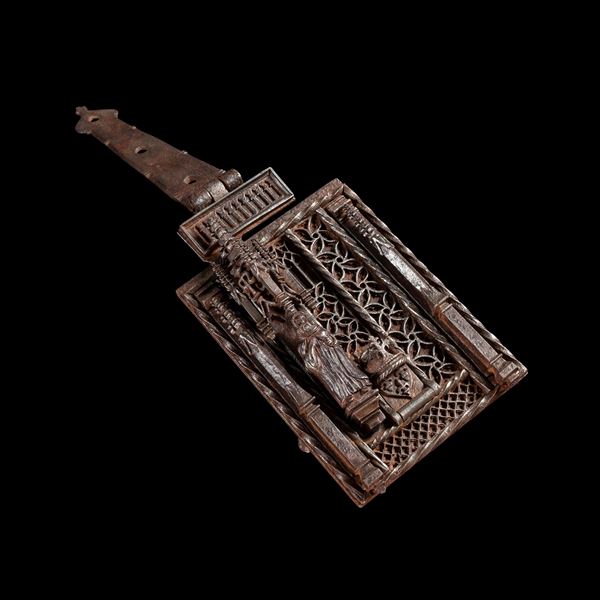 Serratura gotica in ferro. Francia, XIV-XV secolo