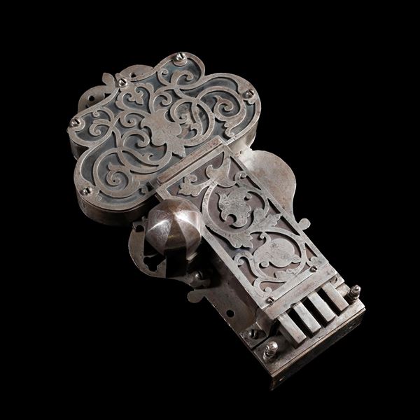 Serratura in ferro e ottone. Germania meridionale, XVII secolo