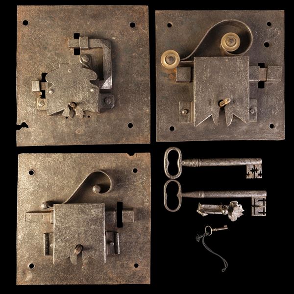 Quattro serrature in ferro. XVIII-XIX secolo