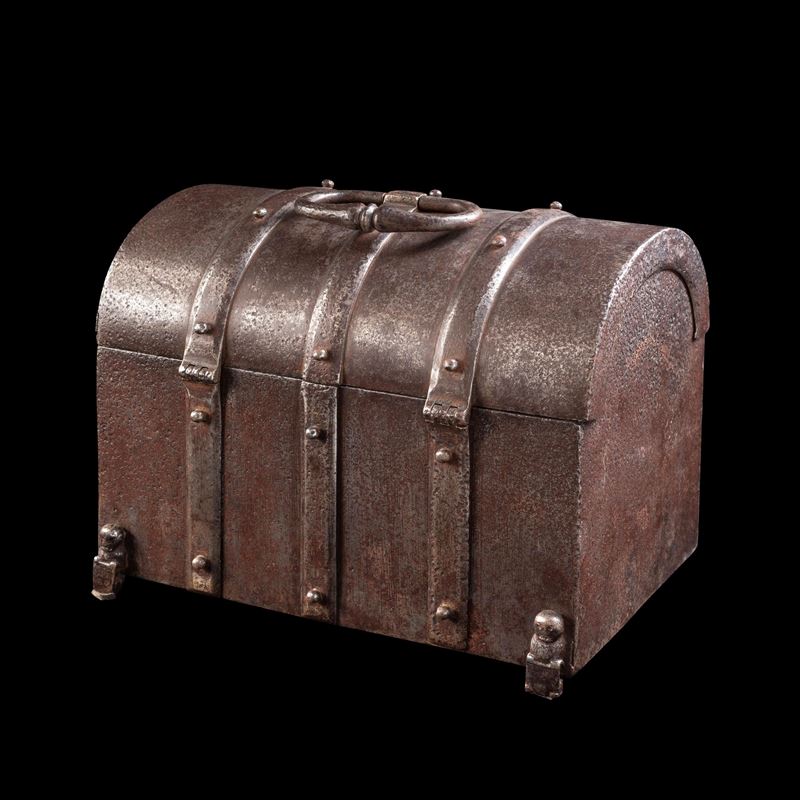 Cofanetto rinascimentale in ferro battuto. Francia, XVI secolo  - Auction Leopoldo Conforti Collection. Ten Centuries of Keys, Chests and Locks - Cambi Casa d'Aste