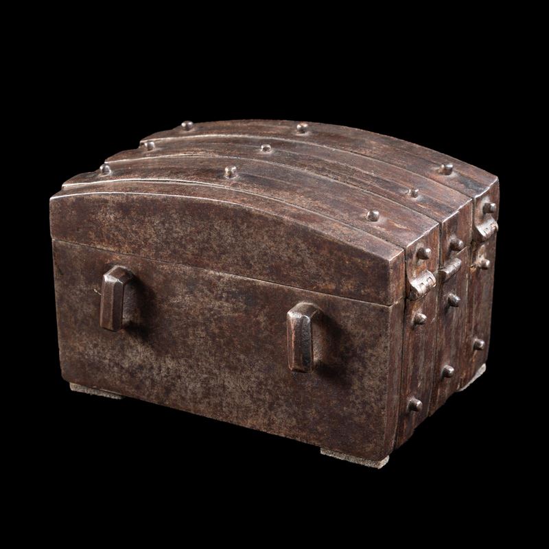 Cofanetto porta messale in ferro battuto. Francia, XVI-XVII secolo  - Asta Collezione Leopoldo Conforti. Dieci secoli di Chiavi, Forzieri e Serrature - Cambi Casa d'Aste