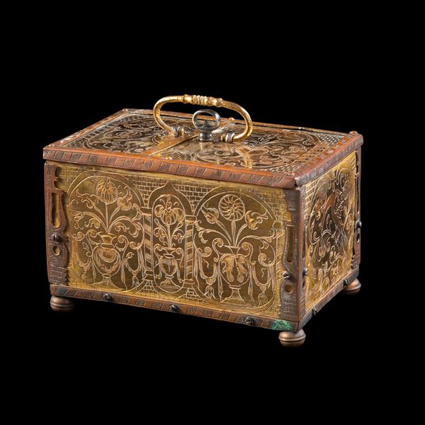 Forzierino portagioie in ottone dorato e inciso. Norimberga, bottega di Michael Mann, inizio XVII secolo