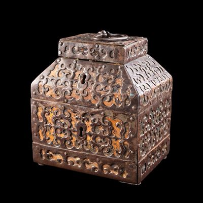 Cofanetto in legno e lamiera di ferro, Russia, XVIII secolo