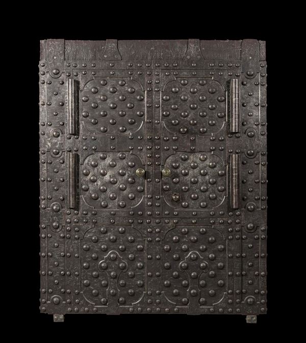Importante cassaforte a due ante in ferro forgiato e inciso. Giuseppe Mazzoni, Milano, 1769