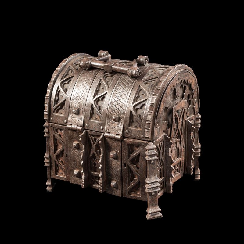 Cofanetto forziere neogotico in ferro. Francia, XIX secolo  - Auction Leopoldo Conforti Collection. Ten Centuries of Keys, Chests and Locks - Cambi Casa d'Aste