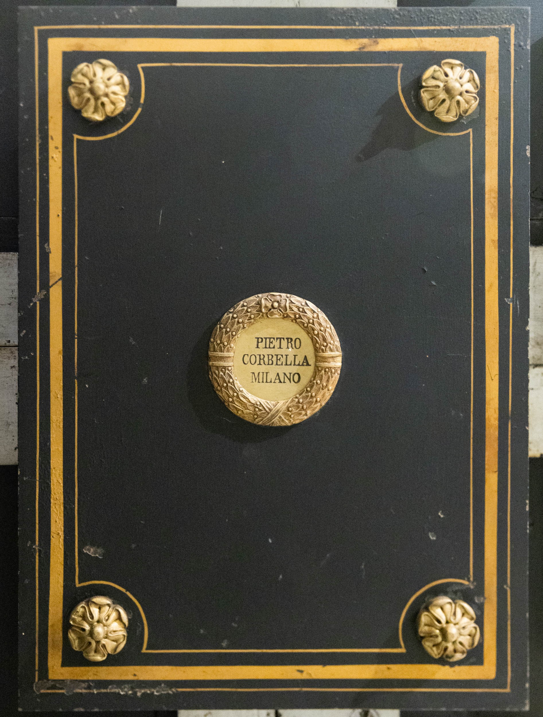 Pietro Corbella, Cassaforte in ferro borchiata, Milano, XIX-XX secolo