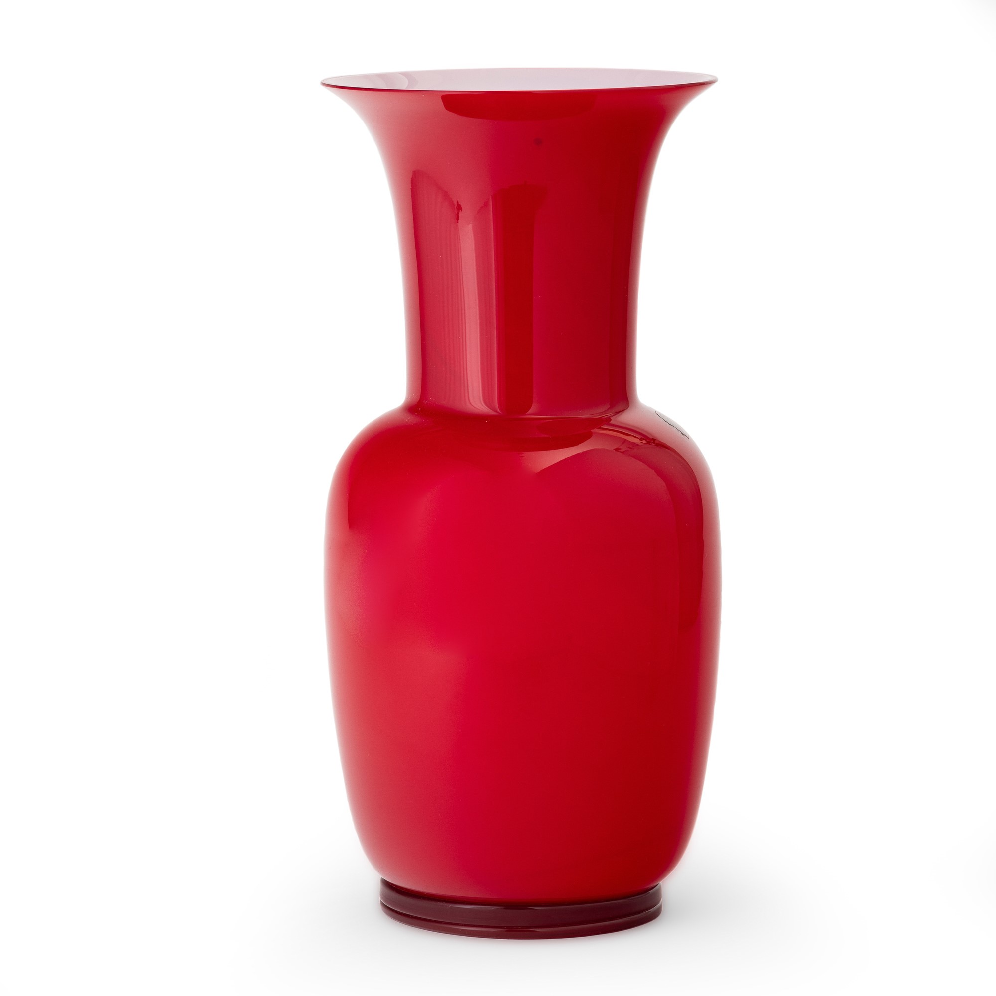 Venini, Vaso a balaustro Opalini in vetro soffiato rosso (Murano, 1970 ca.)