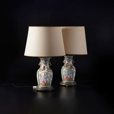 Coppia di Lampade da Tavolo Realizzate con Vasi in Porcellana. Cina