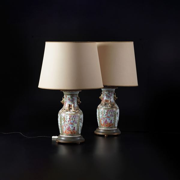 Coppia di lampade da tavolo realizzate con vasi in porcellana. Cina