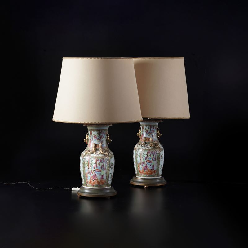 Coppia di lampade da tavolo realizzate con vasi in porcellana. Cina  - Auction Antiques - Cambi Casa d'Aste