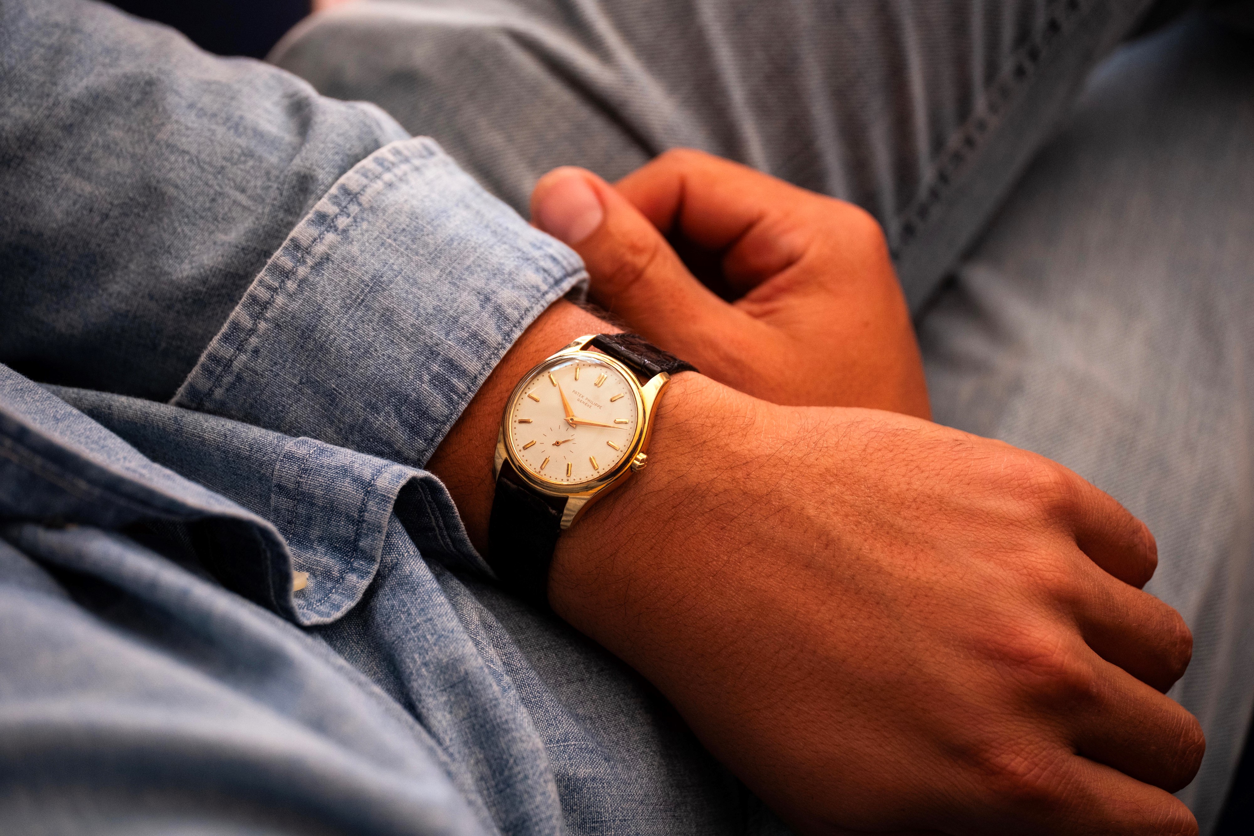 Patek Philippe - Calatrava ref. 2526, oro giallo 18k, quadrante in smalto bianco