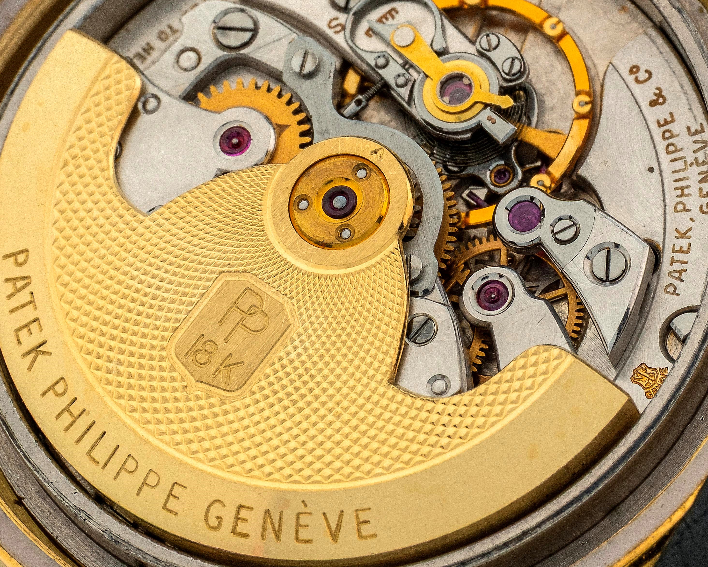 Patek Philippe - Calatrava ref. 2526, oro giallo 18k, quadrante in smalto bianco
