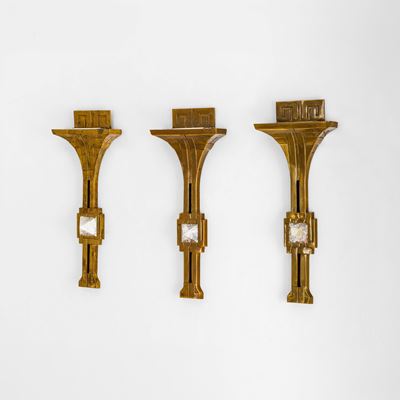 Tre lampade da parete in ottone e cristallo di rocca
