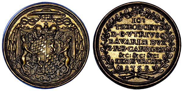 STATO PONTIFICIO. SEDE VACANTE 1758. Medaglia in bronzo dorato emessa dal Cardinale Giovanni Teodoro di Baviera.