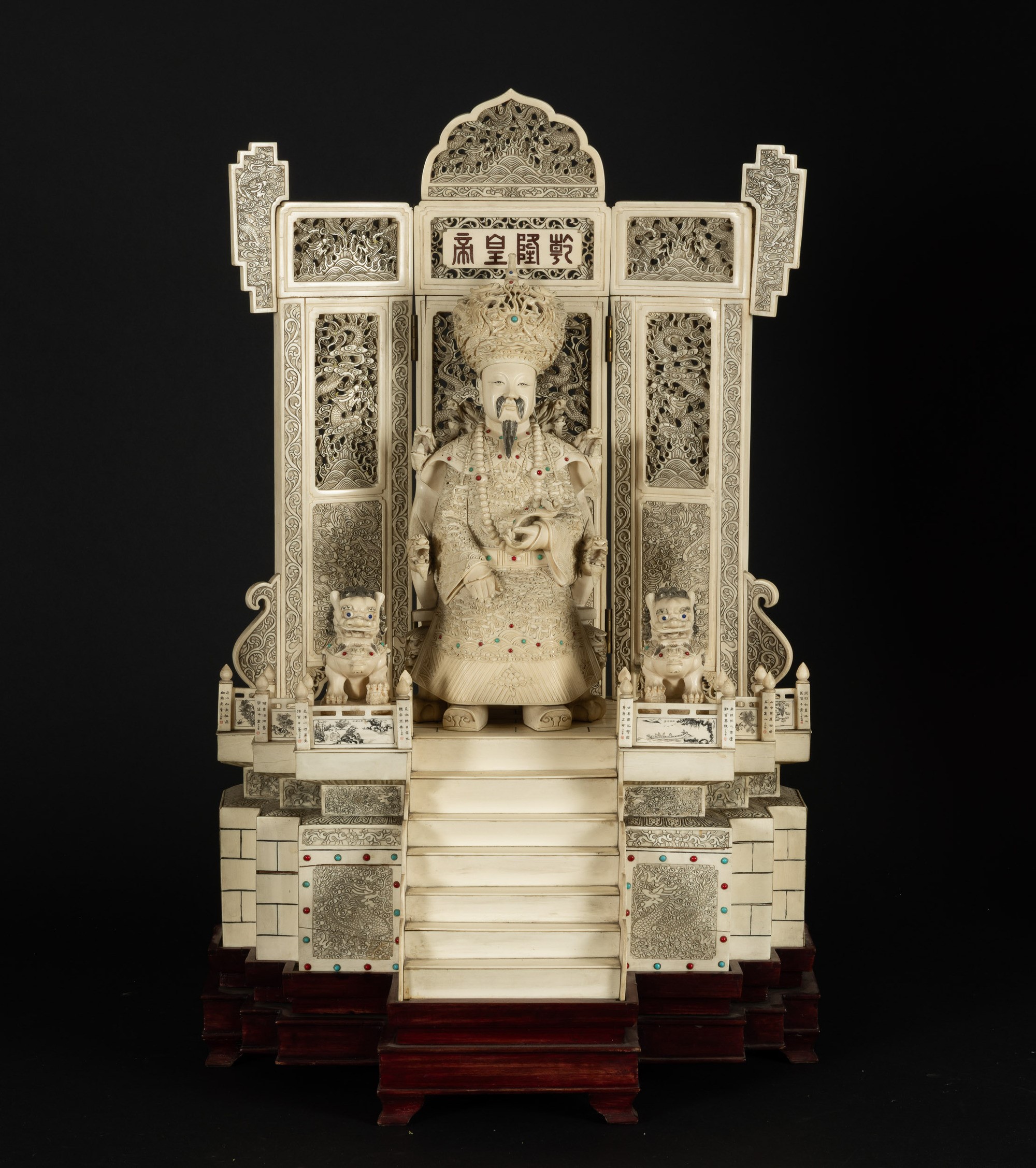 Cina, Dinastia Qing, Coppia di figure in avorio raffiguranti imperatore e imperatrice