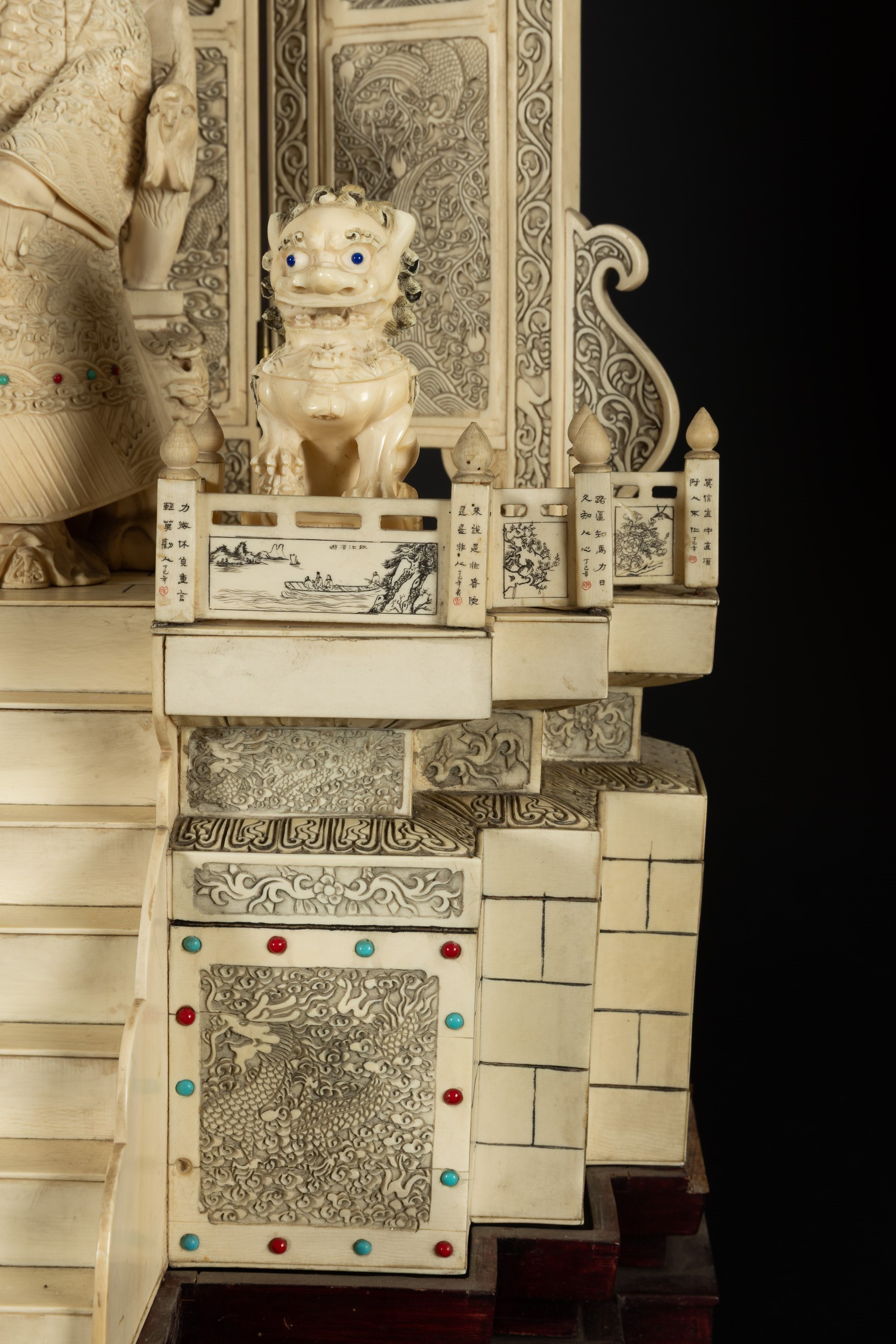 Cina, Dinastia Qing, Coppia di figure in avorio raffiguranti imperatore e imperatrice