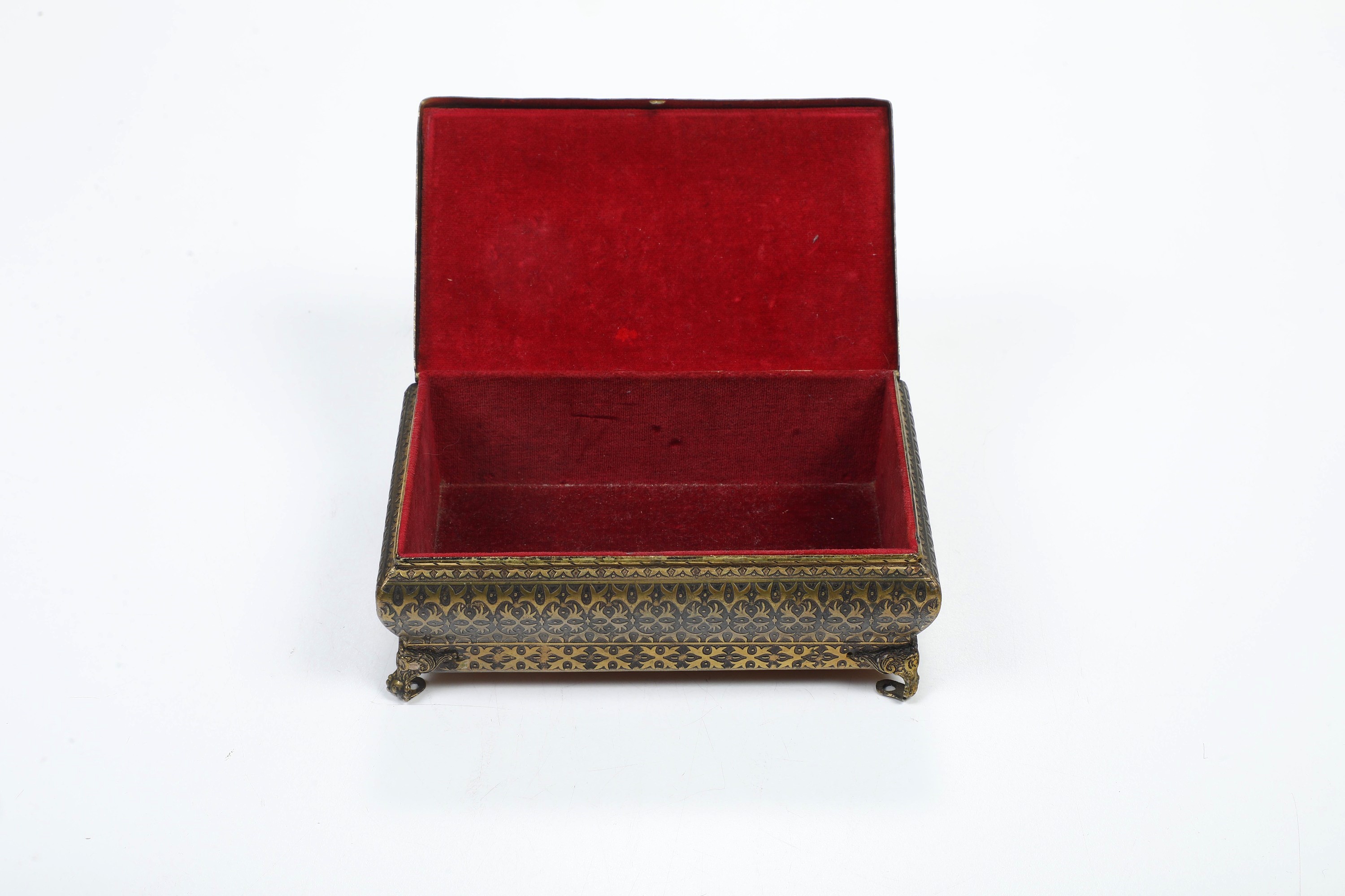 Servizio da toilette, con specchio e accessori (binocolo da teatro lastronato in madreperla)