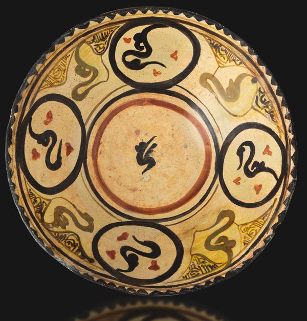 Ciotola in terracotta con decori policromi e decorazione calligrafica islamica, Persia, XV secolo