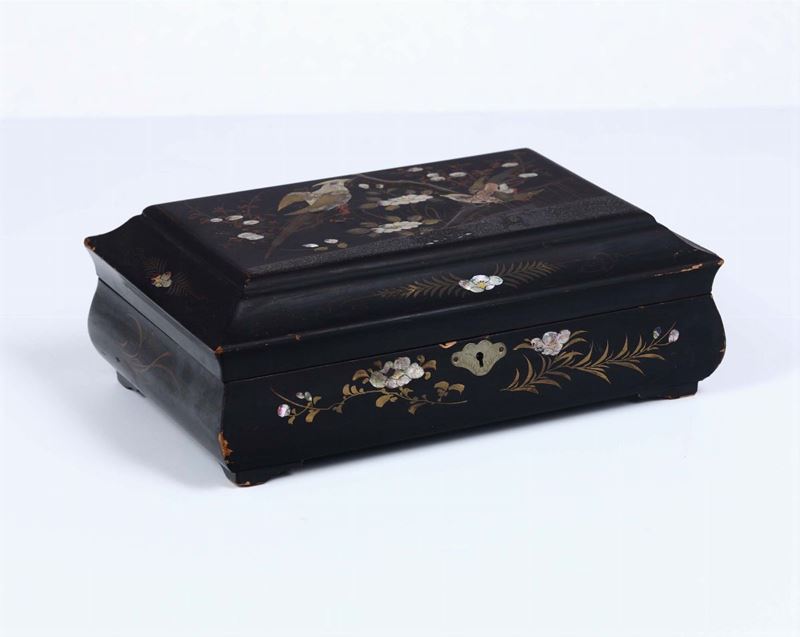 Scatola in legno ebanizzato e dipinto, XIX-XX secolo  - Auction Timed Fine Art - I - Cambi Casa d'Aste