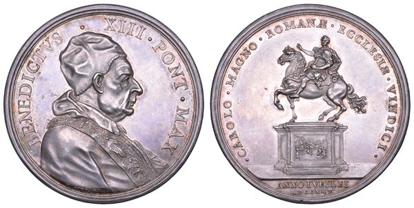 STATO PONTIFICIO. BENEDETTO XIII (Pier Francesco Vincenzo Maria Orsini), 1724-1730. Medaglia in argento 1725. Inaugurazione del monumento a Carlo Magno.