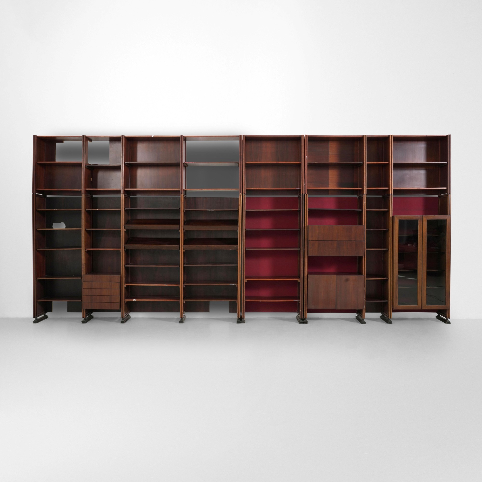 Libreria modulare in legno con ante in vetro, stile industriale, produzione italiana (circa 1970)