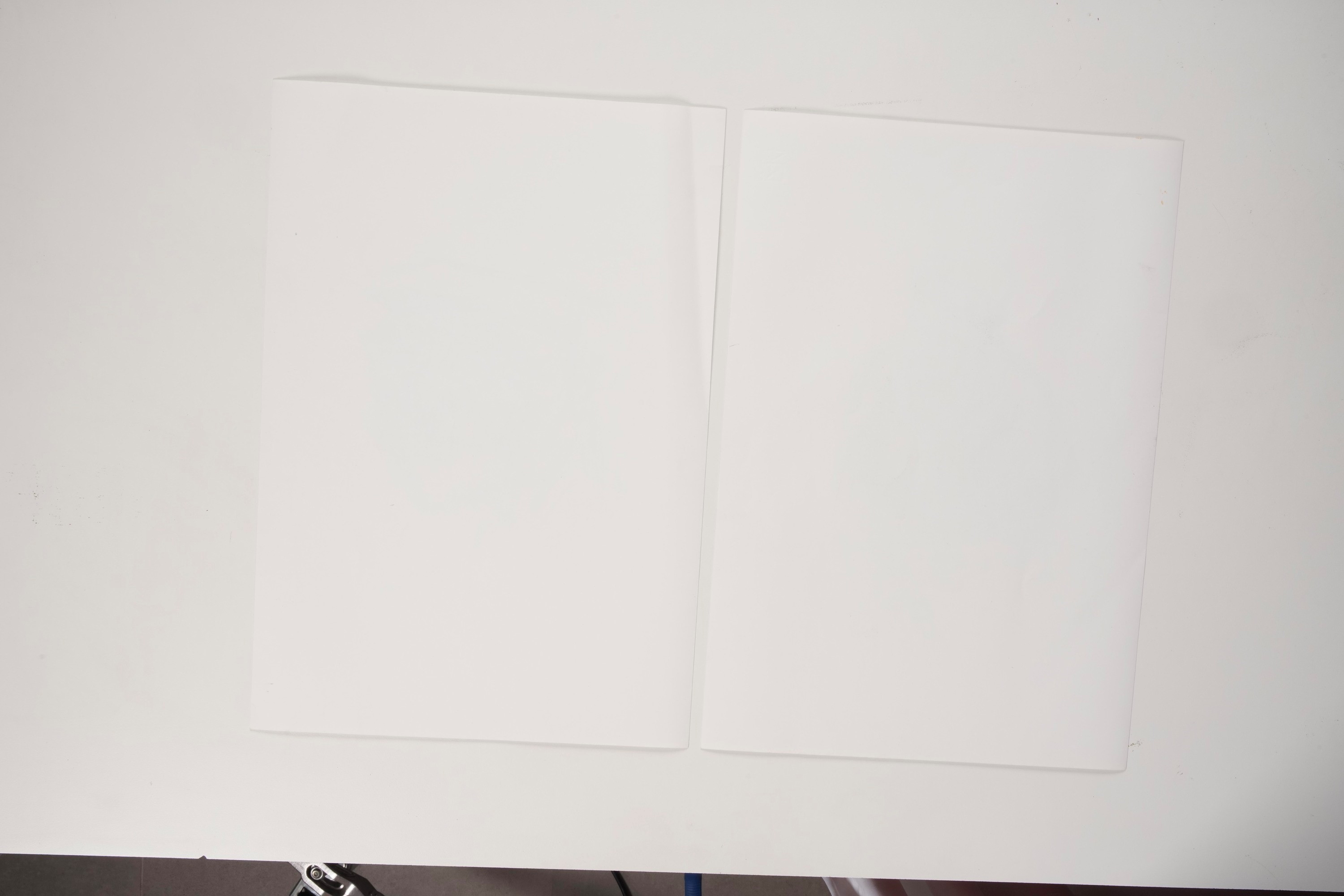 Autore non identificato, Due disegni a carboncino raffiguranti personaggi