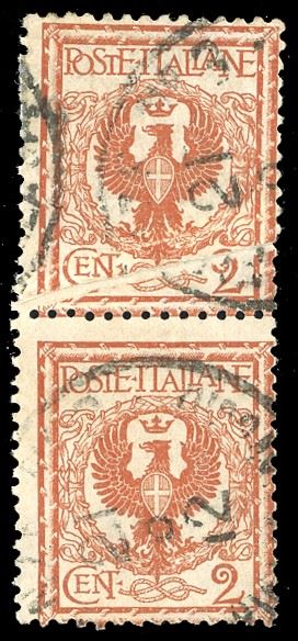 1901 - 2 cent. Floreale, coppia verticale, l'esemplare superiore stampato su carta ricongiunta (69f), usata, perfetta. Rara.