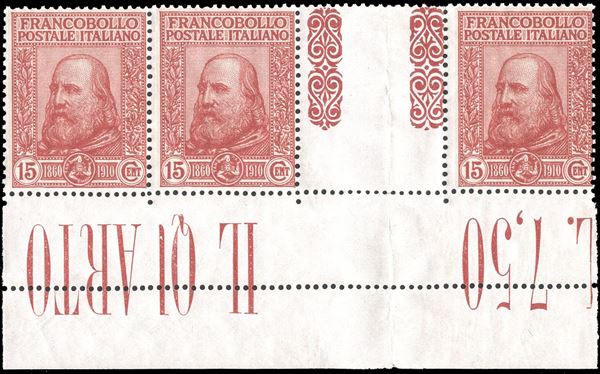 1910 - 15+5 cent. Garibaldi (88), striscia di tre con interspazio di gruppo, gomma originale integra, perfetta. Bella e molto rara!