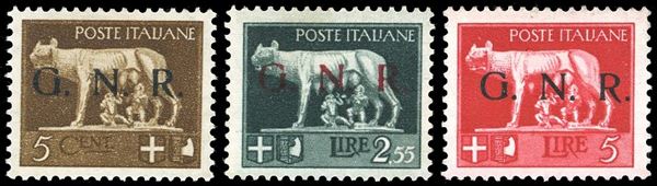 1943 - Soprastampa G.N.R. di Brescia del I tipo spaziata, serie completa (470/A,483/A,485/A), nuovi, gomma originale, leggera traccia di linguella, perfetti. Rari, tiratura 200 esemplari. Tre cert. Ferrario.