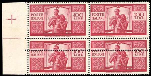 1946 - 100 lire Democratica, I lastra, dent. 14 1/4 x 14 1/4, carta grigia, blocco di quattro pos. 21-22 e 31-32, i due esemplari inferiori con doppia dentellatura orizzontale (25Ei), bordo di foglio, gomma originale integra, perfetto e di ottima qualità. Cert. E.Diena.