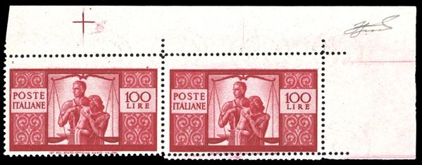 1946 - 100 lire Democratica, I lastra, dent. 14 x 14, coppia orizzontale, pos. 9-10, salto di dentellatura in alto, il secondo esemplare con doppia dentellatura in basso (565vb), angolo di foglio senza diciture, gomma originale integra, perfetta. Ferrario.