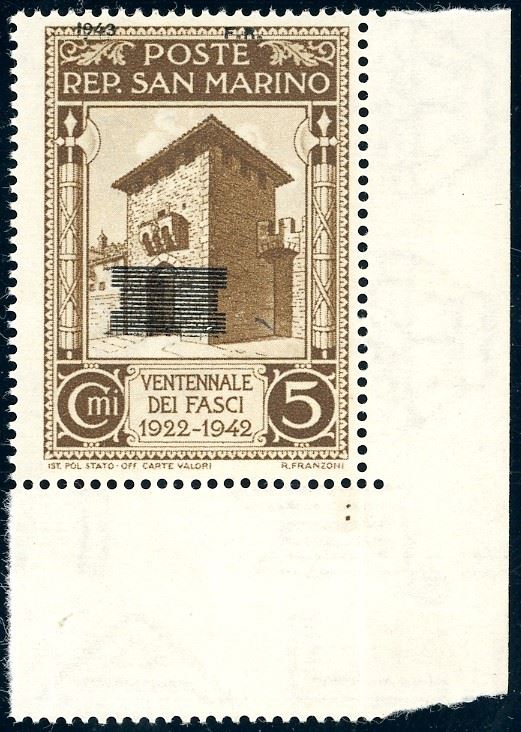 1943 - 5 cent. Governo Provvisorio, soprastampa di tipo diverso, solo "1943 F.R." e sbarrette in soprastampa (253Adc), angolo di foglio, gomma originale integra, perfetto. Cert. Ferrario.