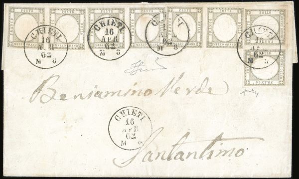 1862 - 1/2 grano grigio bruno (18a), quattro coppie orizzontali perfette, tranne un esemplare con ininfluente difetto in alto, su fresca sovracoperta di lettera da Chieti 16/4/1862 a S.Antimo, bolli d’arrivo. Eccezionale affrancatura multipla monovalore, il secondo massimo multiplo noto di questa tinta. Rarità. Stima di catalogo astronomica. Cert. Chiavarello, Ferrario.