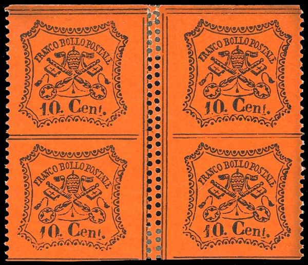 1867 - 10 cent. vermiglio arancio, blocco di quattro non dentellato orrizontalmente, interspazio con doppia dentellatura al centro (26a/I), gomma originale, perfetto. Splendido e raro! G.Oliva, cert. Bolaffi. Ex coll. Andreotti.