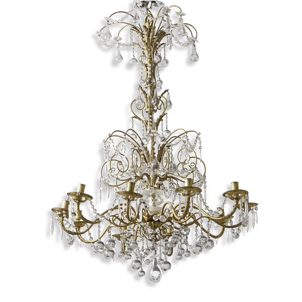 Lampadario in bronzo dorato, vetro e cristalli di Rocca. Faraday & Son (1882-1902)