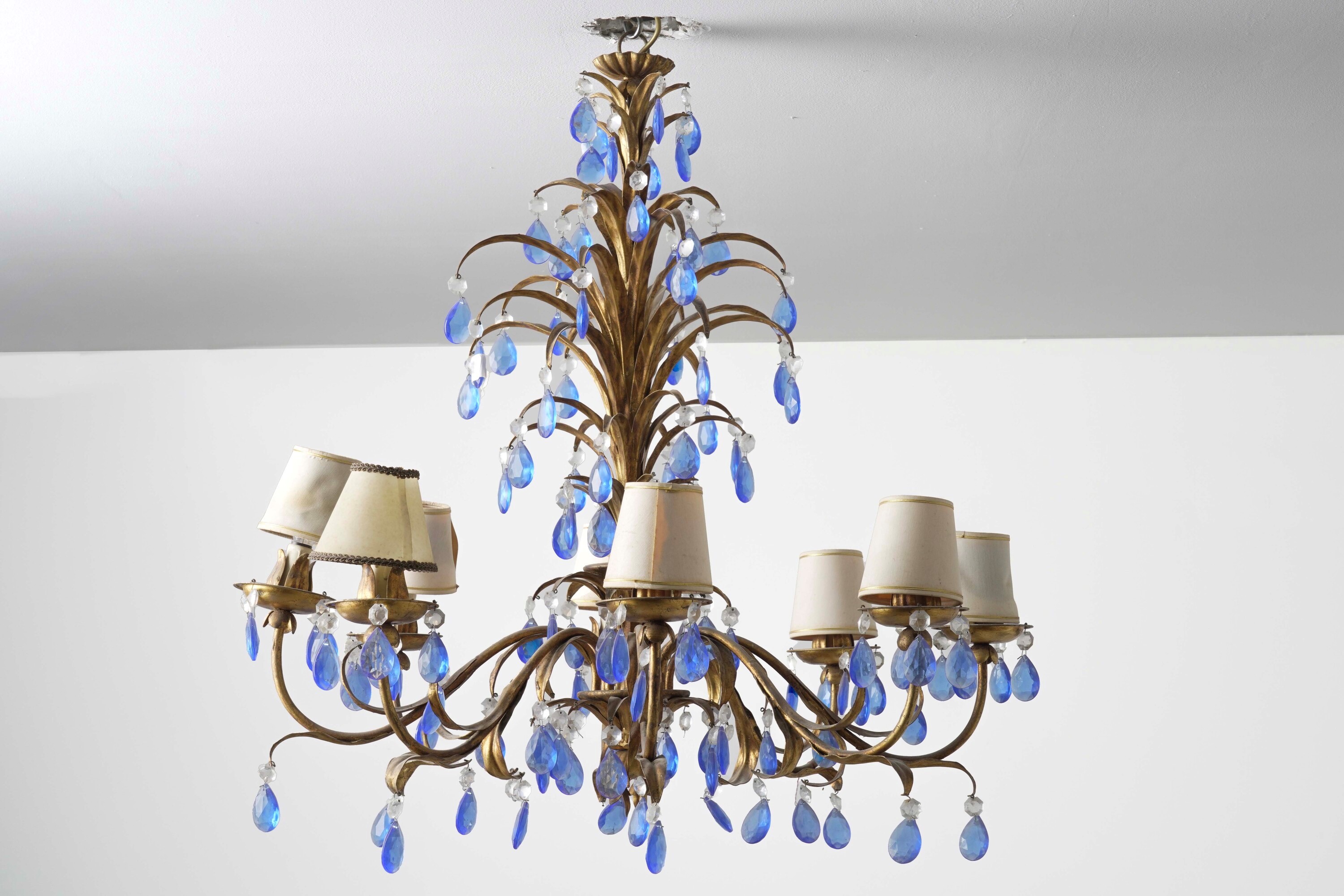 Lampadario, metallo dorato, a otto luci (XX secolo)